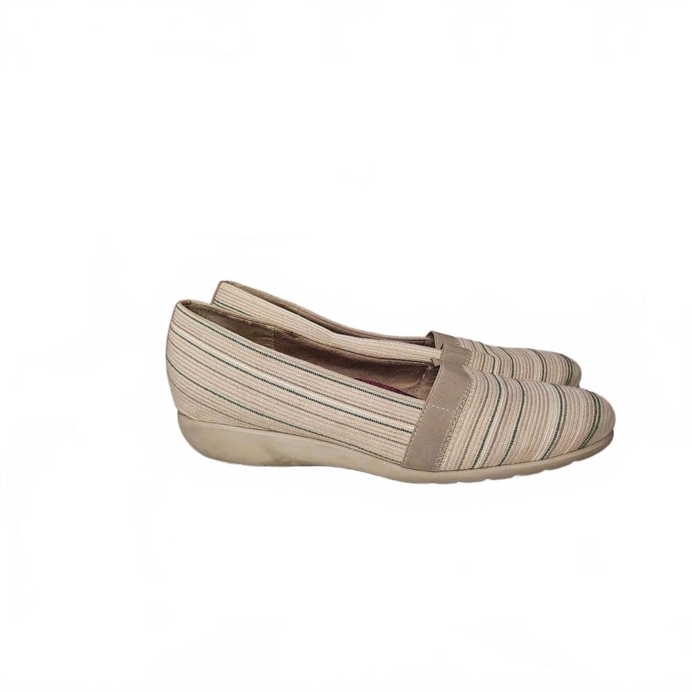 Munro Women's Cream Striped Slip-On Shoes Size‎ 9.5 Wide